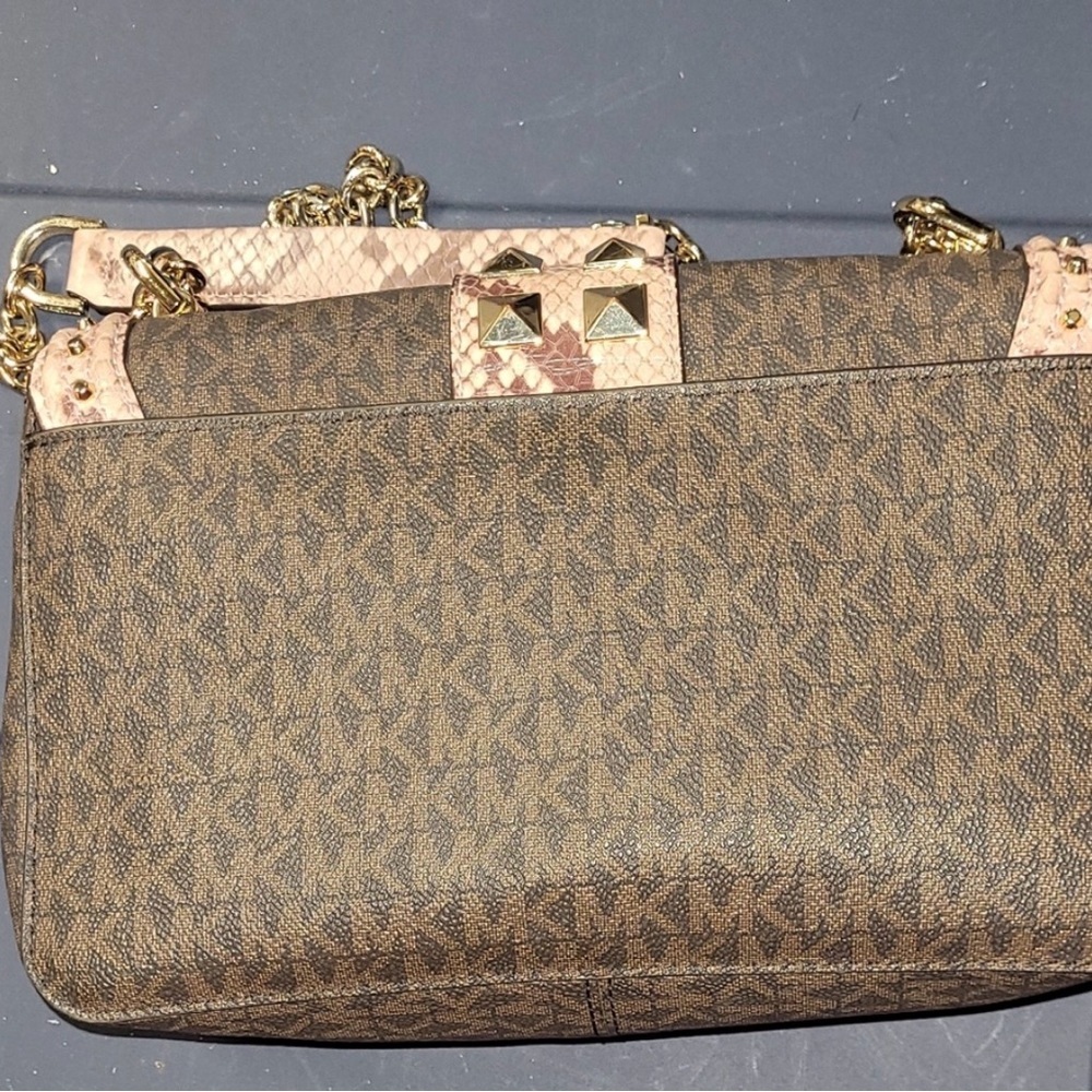 Michael Kors Black and Pink Crossbody Bag with Gold Accents - Picture 4 of 10